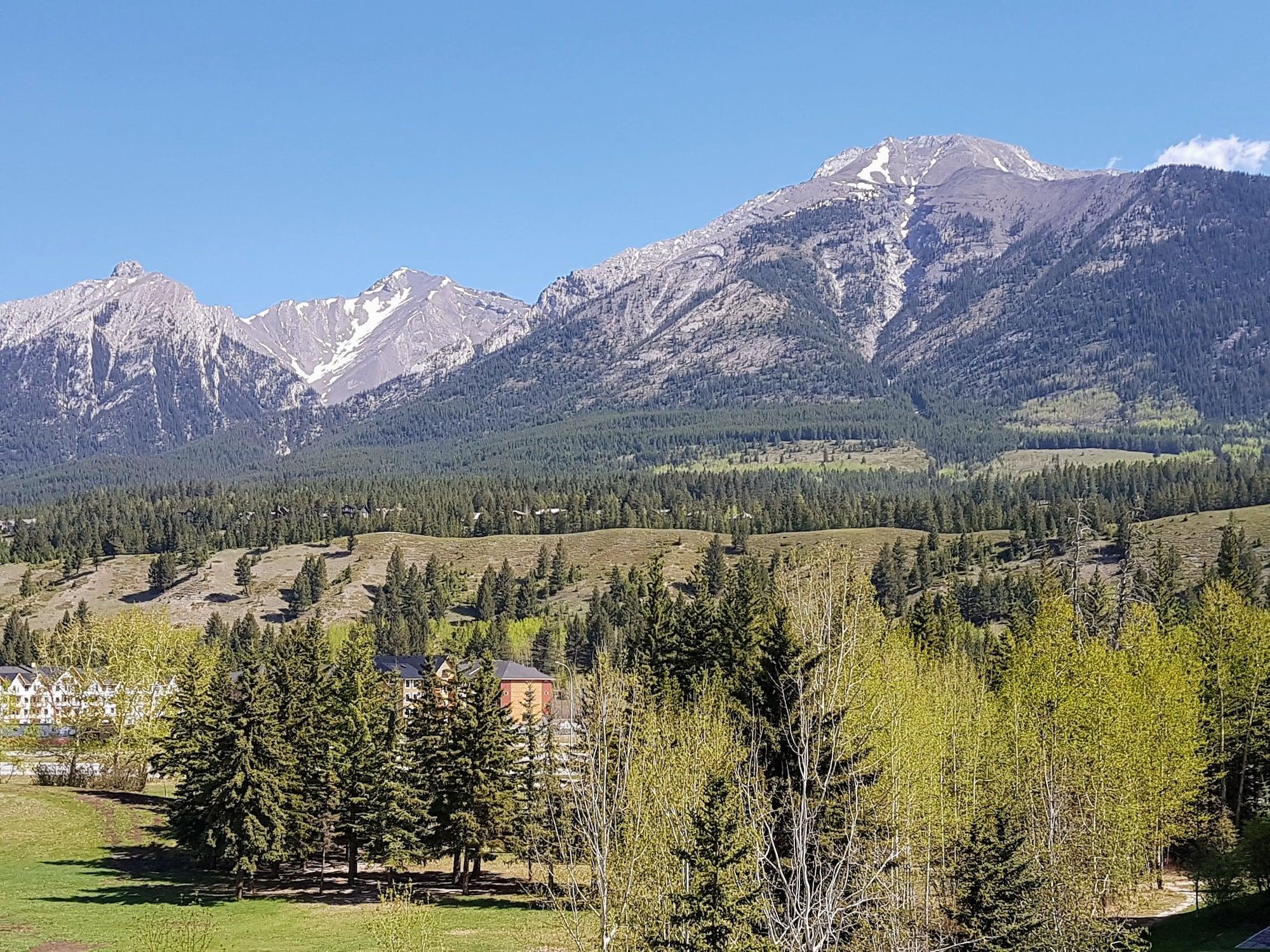 Sunset Mountain Inn Canmore Extérieur photo