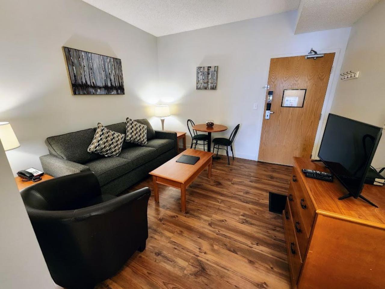 Sunset Mountain Inn Canmore Extérieur photo